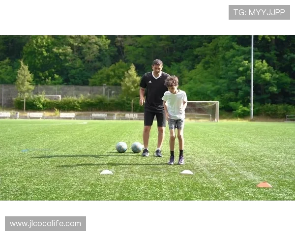 足球训练中的技术细节与动作精确